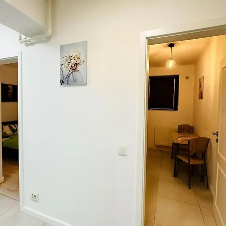 Urban Serenity Flat - Plaza Romania Mall דירה *