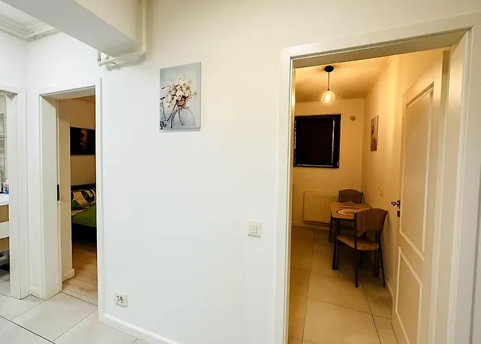Urban Serenity Flat - Plaza Romania Mall Apartment *
