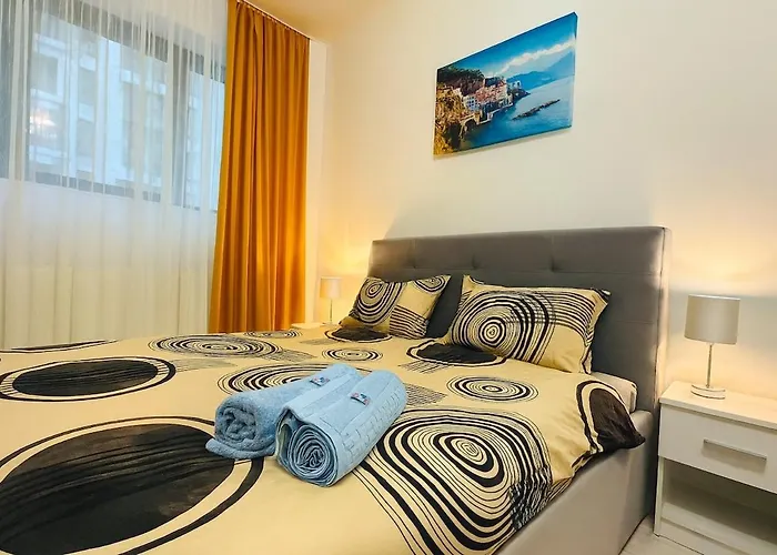 Urban Serenity Flat - Plaza Romania Mall Apartment *