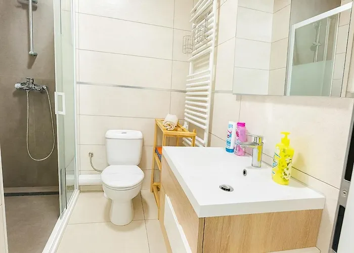 Urban Serenity Flat - Plaza Romania Mall Apartment